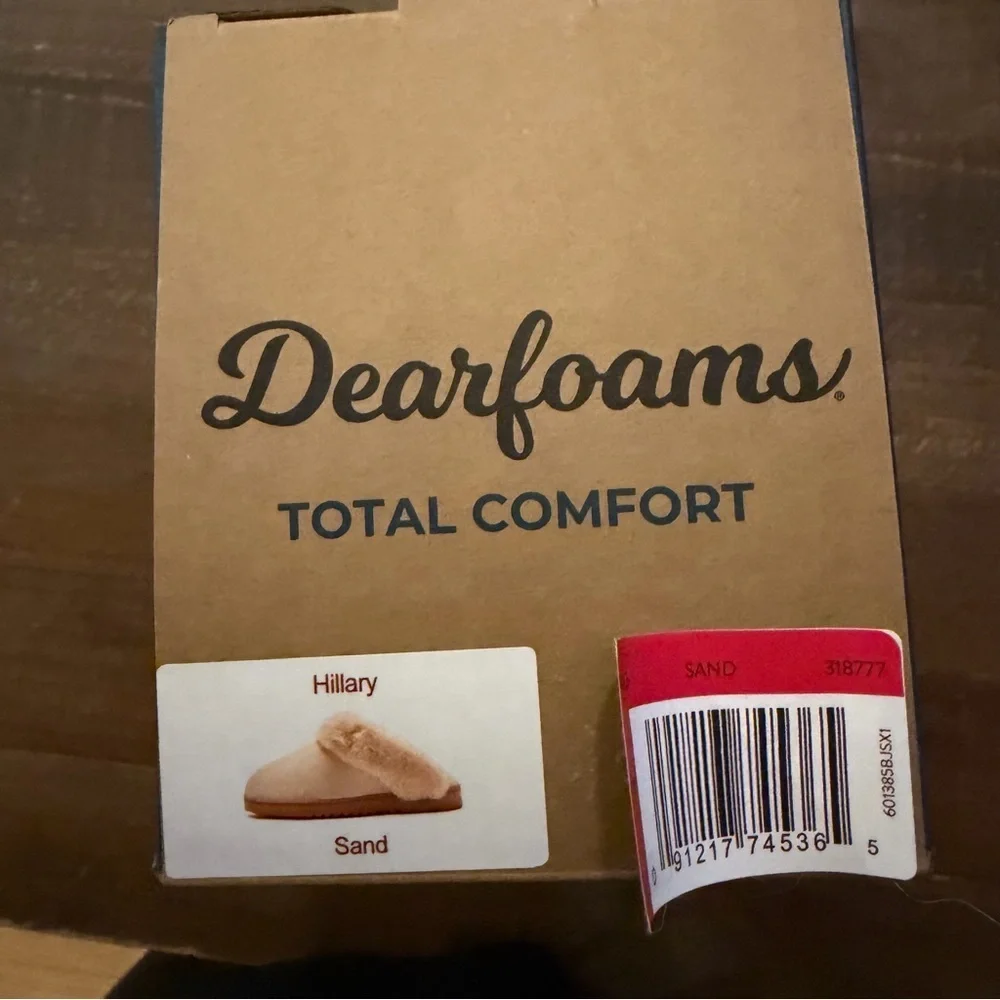 Dearfoams Sand Slippers with Plush Lining - Picture 2 of 5